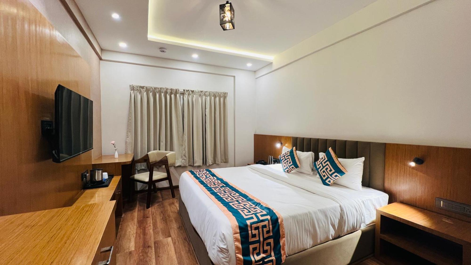 Hotel Aashraya Dod Jala Exterior photo