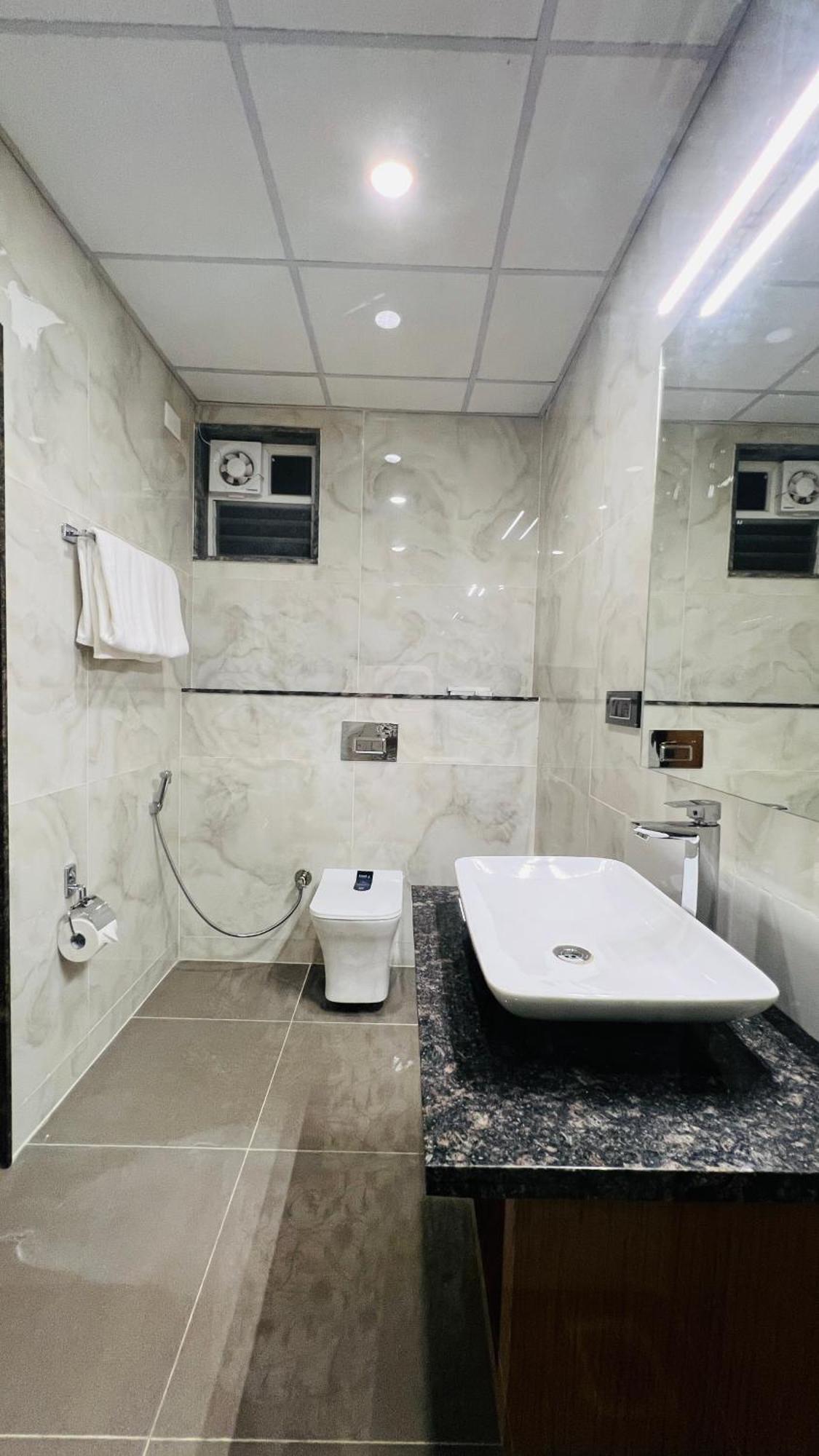 Hotel Aashraya Dod Jala Exterior photo