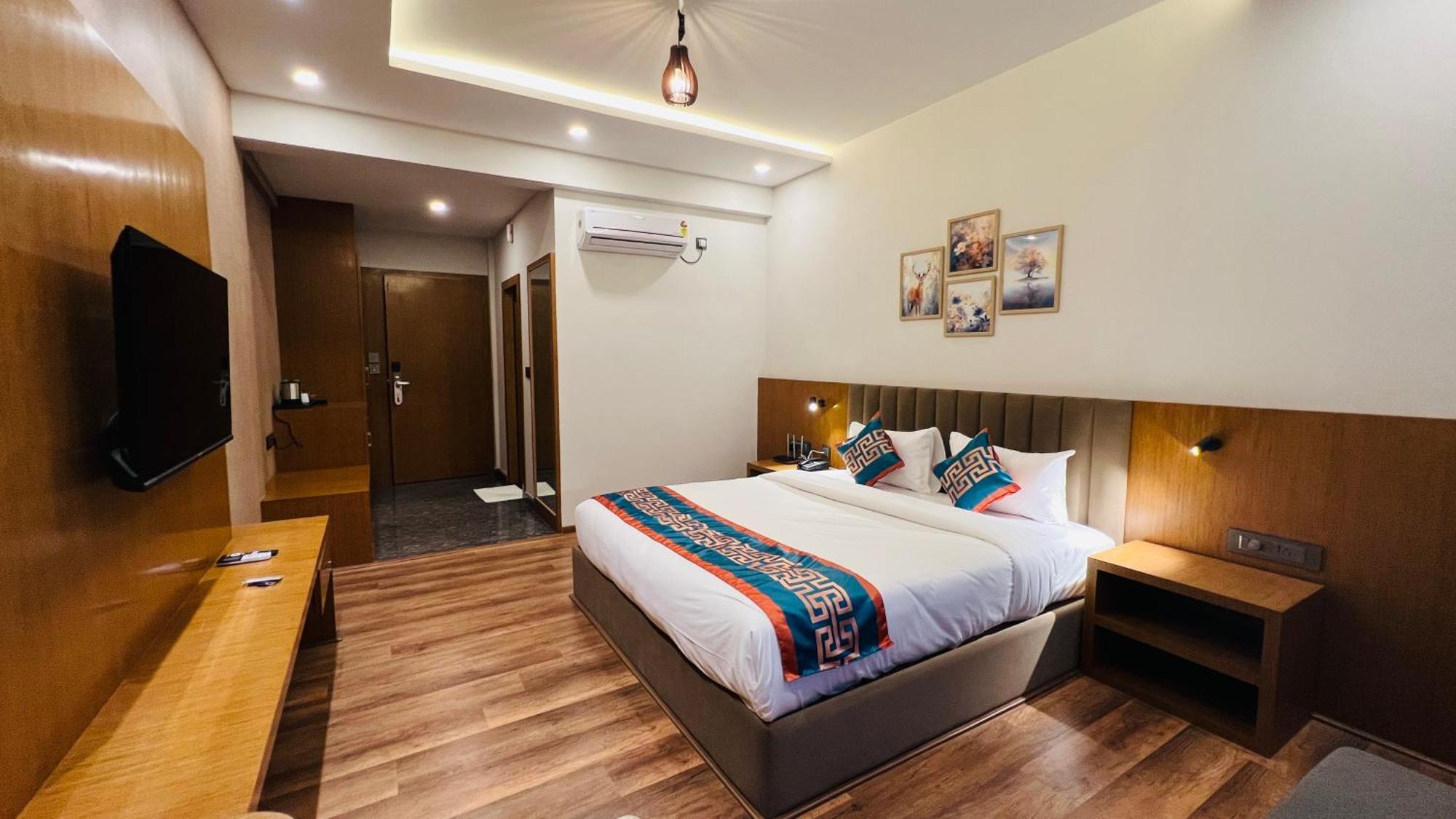 Hotel Aashraya Dod Jala Exterior photo